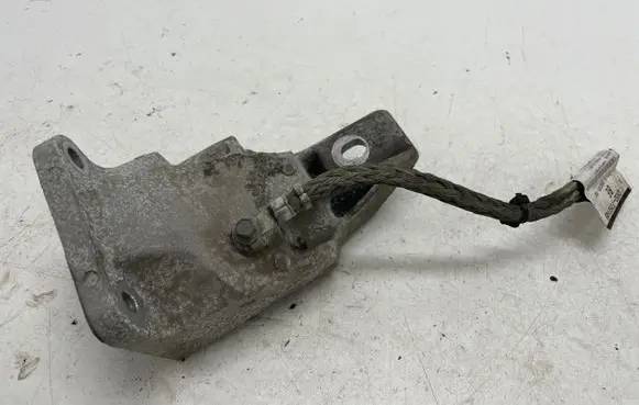 Land Rover Range Rover Sport L494 Engine mounting bracket CPLA6037CB
