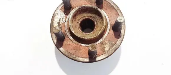 Dodge Magnum Rear wheel hub