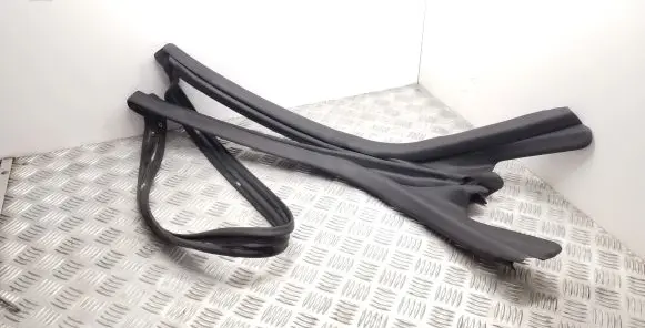 Audi A3 S3 8P Rubber seal front coupe door window 8P7871465B