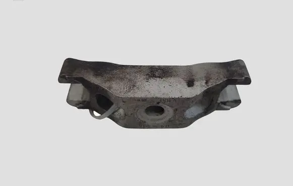 Volkswagen PASSAT B6 Fuel Injector clamp holder
