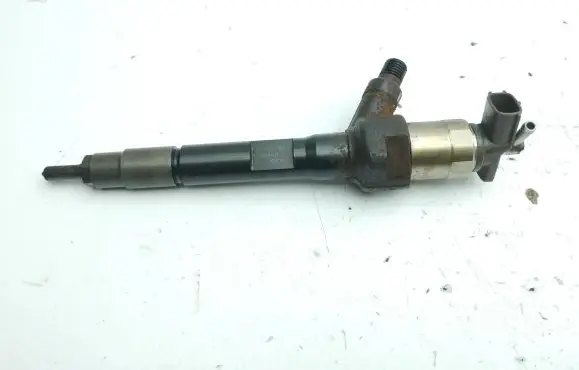 Mazda CX-7 Fuel injector R2AA13H50 001101N08973