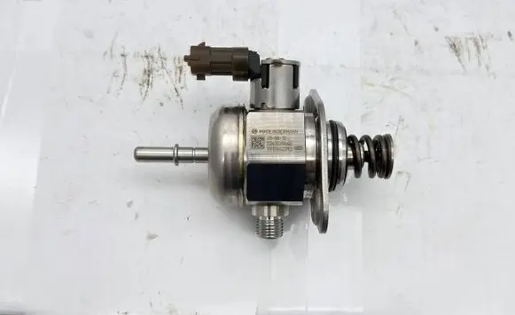 Alfa Romeo Stelvio Fuel injection high pressure pump 50057888 50050785 026152004E