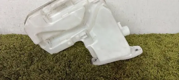 Skoda Octavia Mk3 (5E) Windshield washer fluid reservoir/tank 5Q0955453