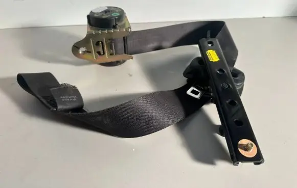 Mini One - Cooper R50 - 53 Front seatbelt e40429023 0400021 530078802