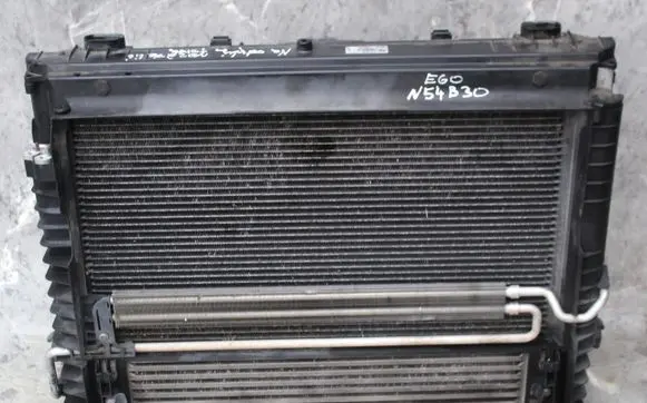 BMW 5 E60 E61 Coolant radiator 