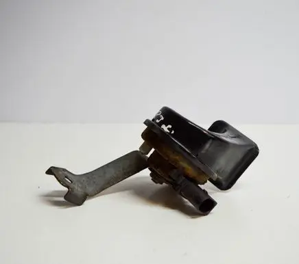 Volkswagen Jetta VI Horn signal 1K0951182H