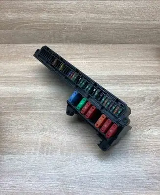 BMW 5 E60 E61 Fuse module 6957330 USED