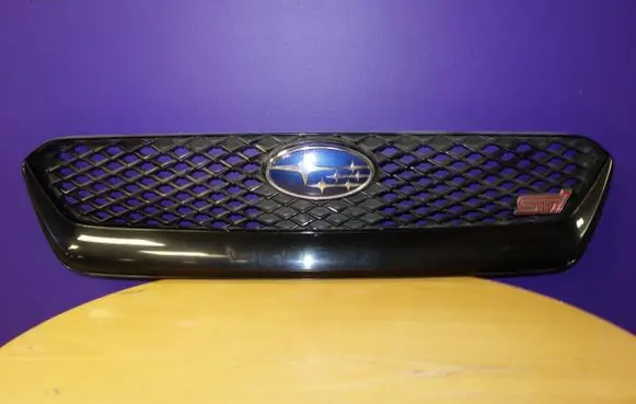 Subaru Impreza IV Front bumper upper radiator grill 91121VA000