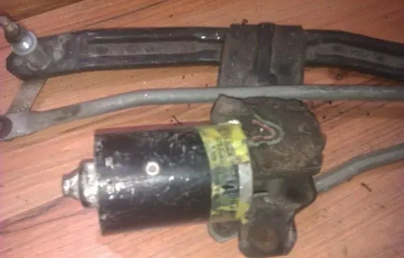 Volkswagen PASSAT B4 Wiper motor 358955113