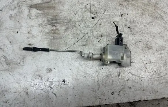 Volkswagen Golf Plus Fuel tank cap lock motor 5M0810773