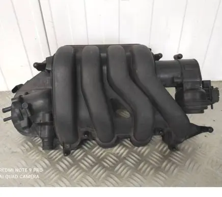 Volkswagen PASSAT B6 Intake manifold 06F133210M