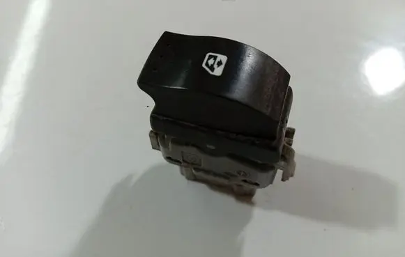 Renault Scenic II - Grand scenic II Electric window control switch 28082