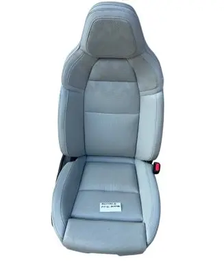 Polestar 4 Front passenger seat 