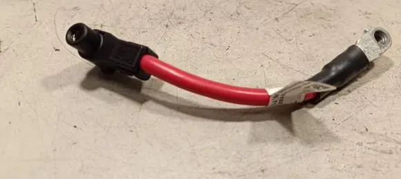 Mercedes-Benz E W213 Positive cable (battery) T915102