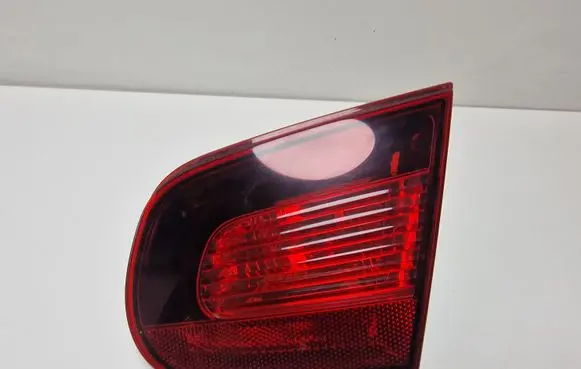 Volkswagen Eos Tailgate rear/tail lights 1Q0945094C