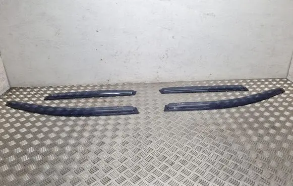 Volkswagen Touareg I Front door wind deflector 