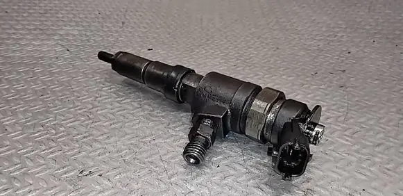 Peugeot 206 Fuel injector 0445110135