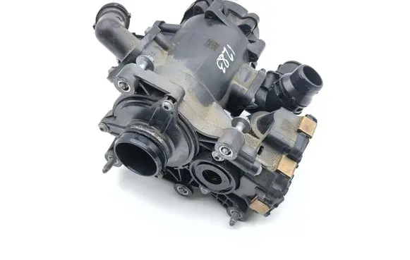 Mini Cooper Countryman F60 Thermostat housing 0631943