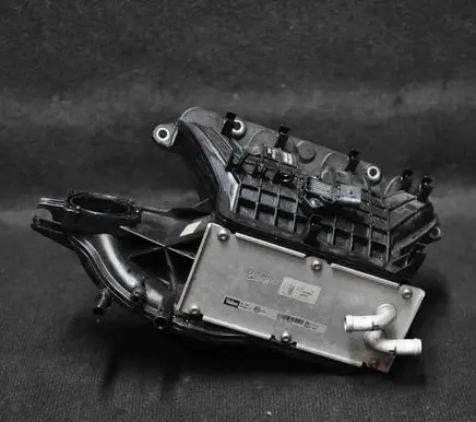 Volkswagen PASSAT B7 Intake manifold 03C129709BD