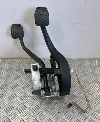 BMW 3 E90 E91 Brake pedal 678711