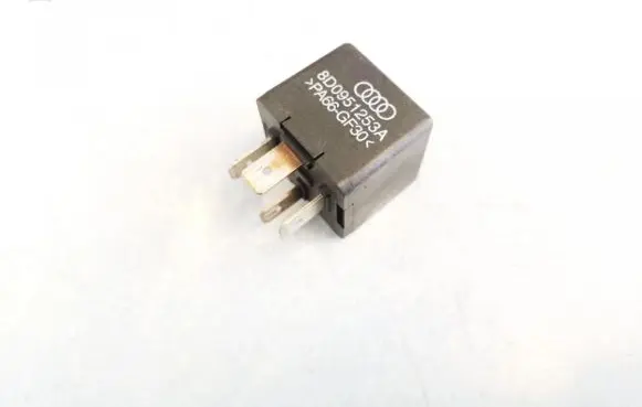 Volkswagen PASSAT B5.5 Other relay 8d0951253a