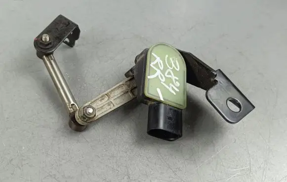 KIA EV6 Rear air suspension level height sensor 92190CV000