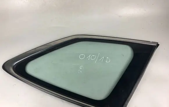 Subaru Outback Rear side window E643R00011