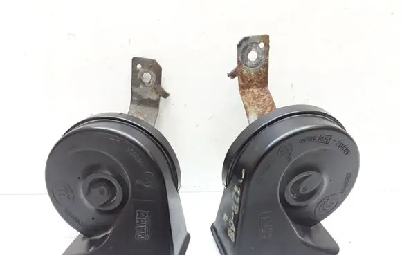 Volvo V70 Horn signal 08635072 08635071