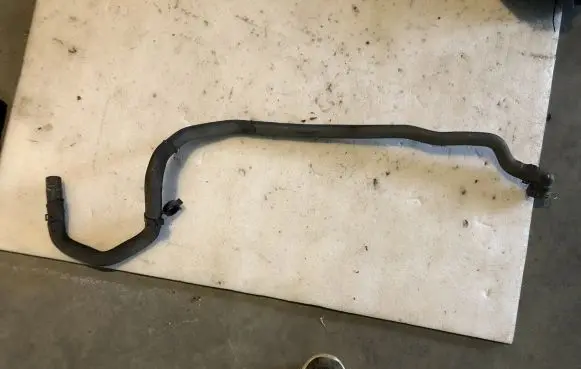 Jaguar XJ X351 Engine coolant pipe/hose AW938D050AB AW938D050