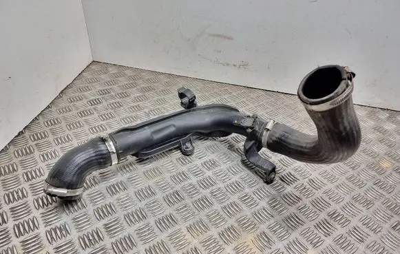 Volkswagen PASSAT B7 Intercooler hose/pipe 1k0145770al 0281002977