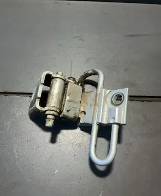 Volkswagen Golf IV Rear door lower hinge 1J4833411