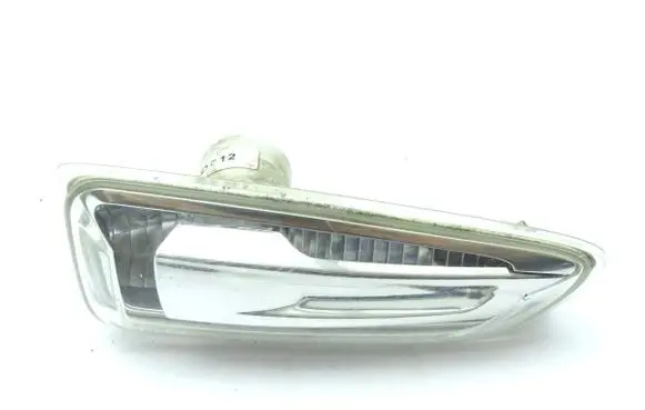 Mitsubishi Pajero Front indicator light 13491089