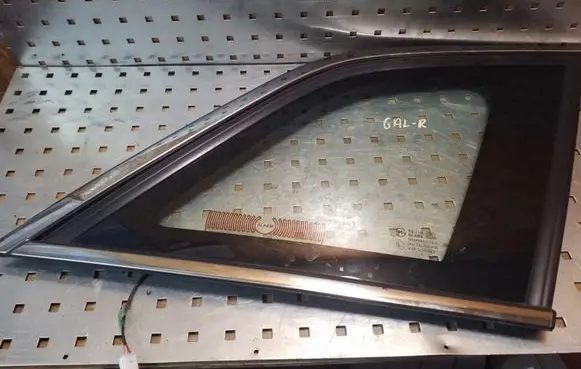 Opel Antara Rear side window 96660069
