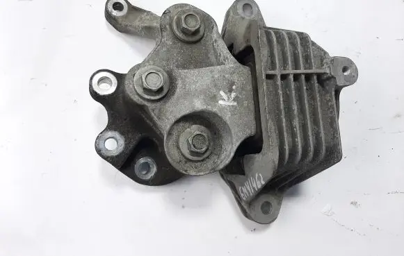 Opel Insignia B Engine mount bracket 84248715