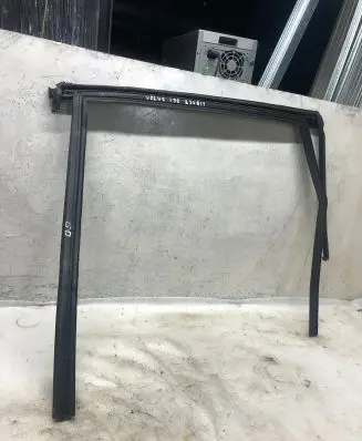 Volvo S90, V90 Rubber seal rear door window/glass 31854175