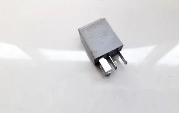 Volkswagen PASSAT B6 Other relay 1k0951253 0332011100
