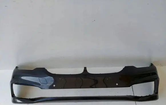 BMW 5 G30 G31 Front bumper 7385336