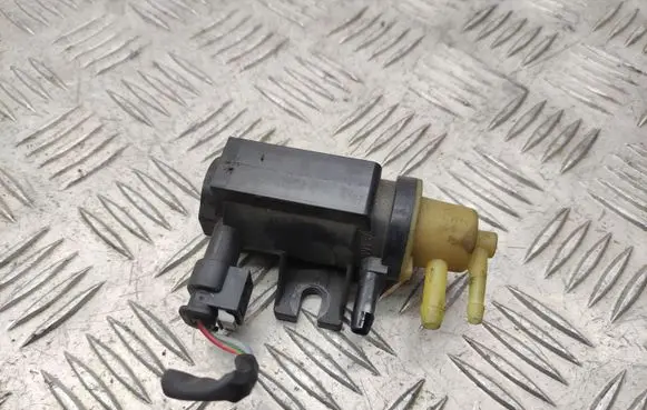 Mercedes-Benz E C207 W207 Vacuum valve A0091533128