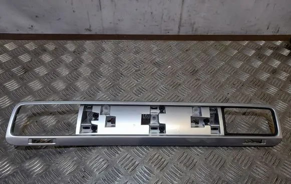 Volkswagen Touareg II Panel trim 7P1857190A 7P1857190