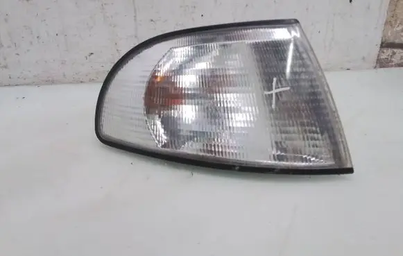 Audi A4 S4 B5 8D Front indicator light 183565B