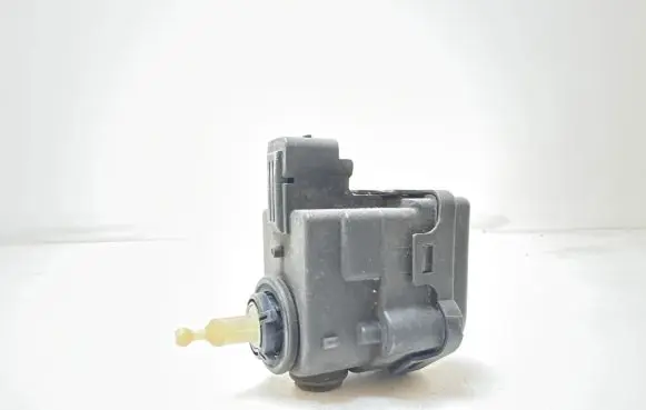 Headlight level adjustment motor