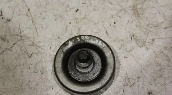 Subaru XV I Generator/alternator belt tensioner