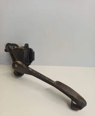 Volvo V70 Accelerator throttle pedal 9496822