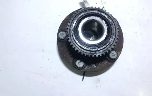 Mazda 626 Rear wheel hub