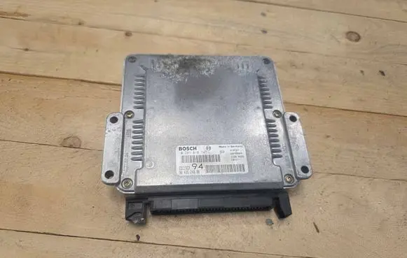 Peugeot 307 Engine control unit/module 0281010747