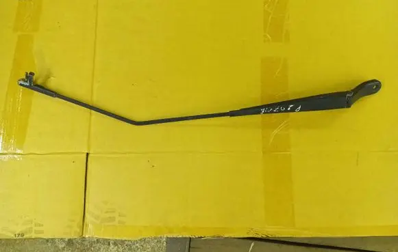Peugeot 207 Front wiper blade arm
