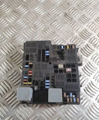 Volvo V60 Fuse module 32212298