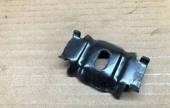 Suzuki Vitara (LY) Battery bracket 1017