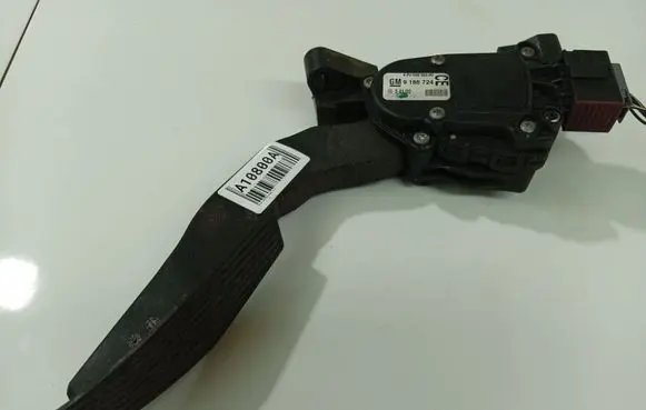 Opel Vectra C Accelerator throttle pedal 6PV00832200