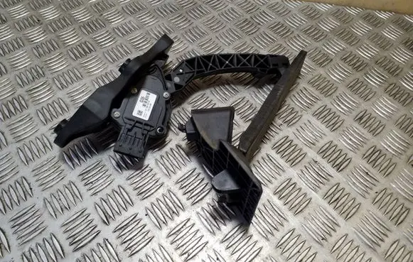 KIA Sorento Accelerator throttle pedal